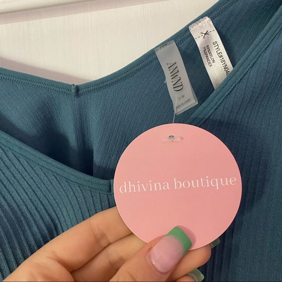 Ribbed bodysuit NWT - Picture 2 of 3